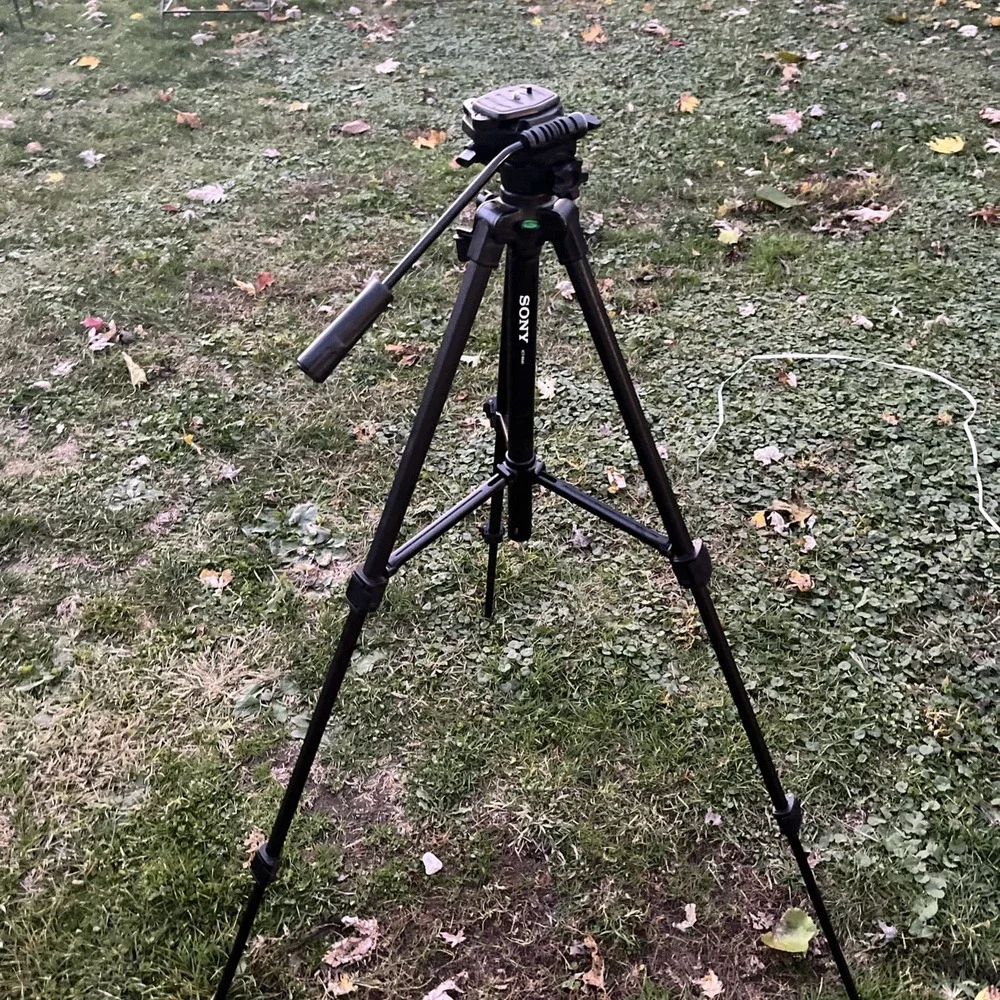 Sony VCT-R640 Video Camera Tripod Adjustable Legs